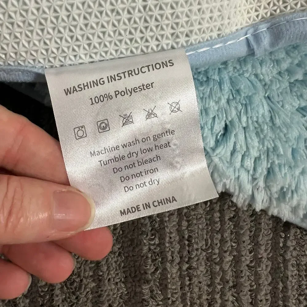 Alayrac baby blue super soft shaggy bathroom mat. 25.5”x18”